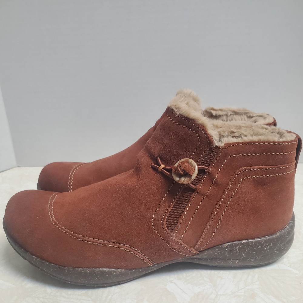 Clarks Womens Roseville Aster Tan Suede Winter Boots
